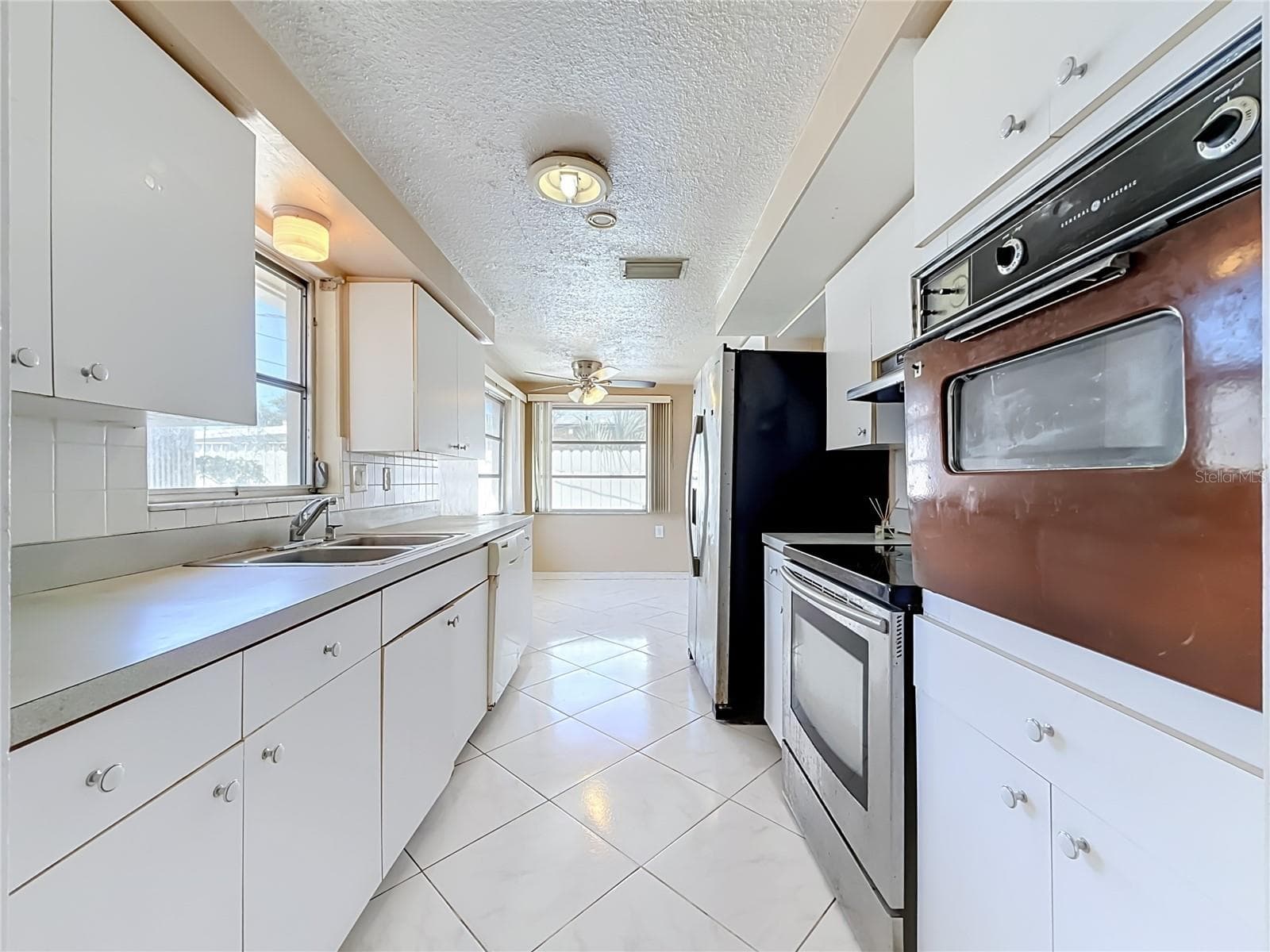 Single Family Residence at 1153 CHANCELLOR DR, HOLIDAY, photo 10 of 80