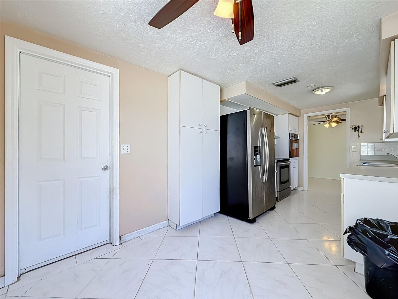 Single Family Residence at 1153 CHANCELLOR DR, HOLIDAY, photo 15 of 80