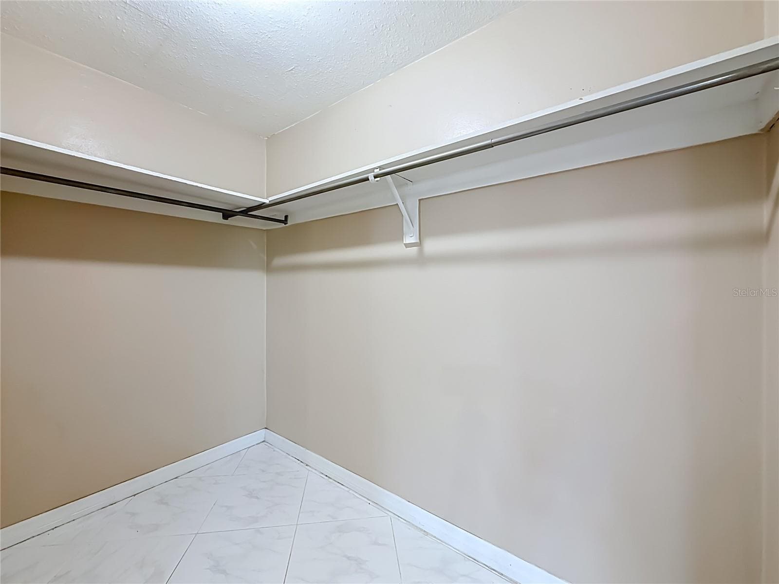 Single Family Residence at 1153 CHANCELLOR DR, HOLIDAY, photo 31 of 80