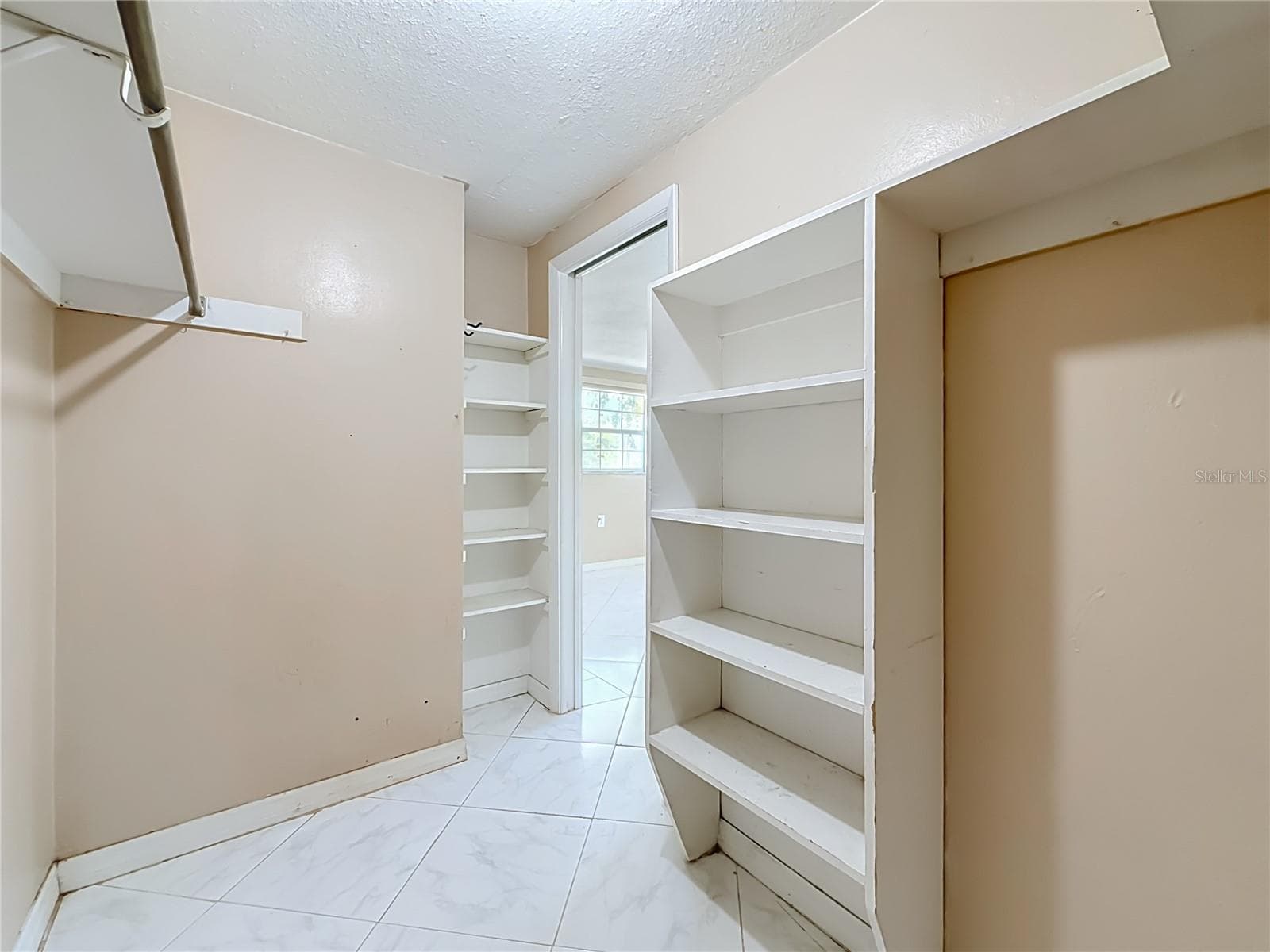 Single Family Residence at 1153 CHANCELLOR DR, HOLIDAY, photo 32 of 80