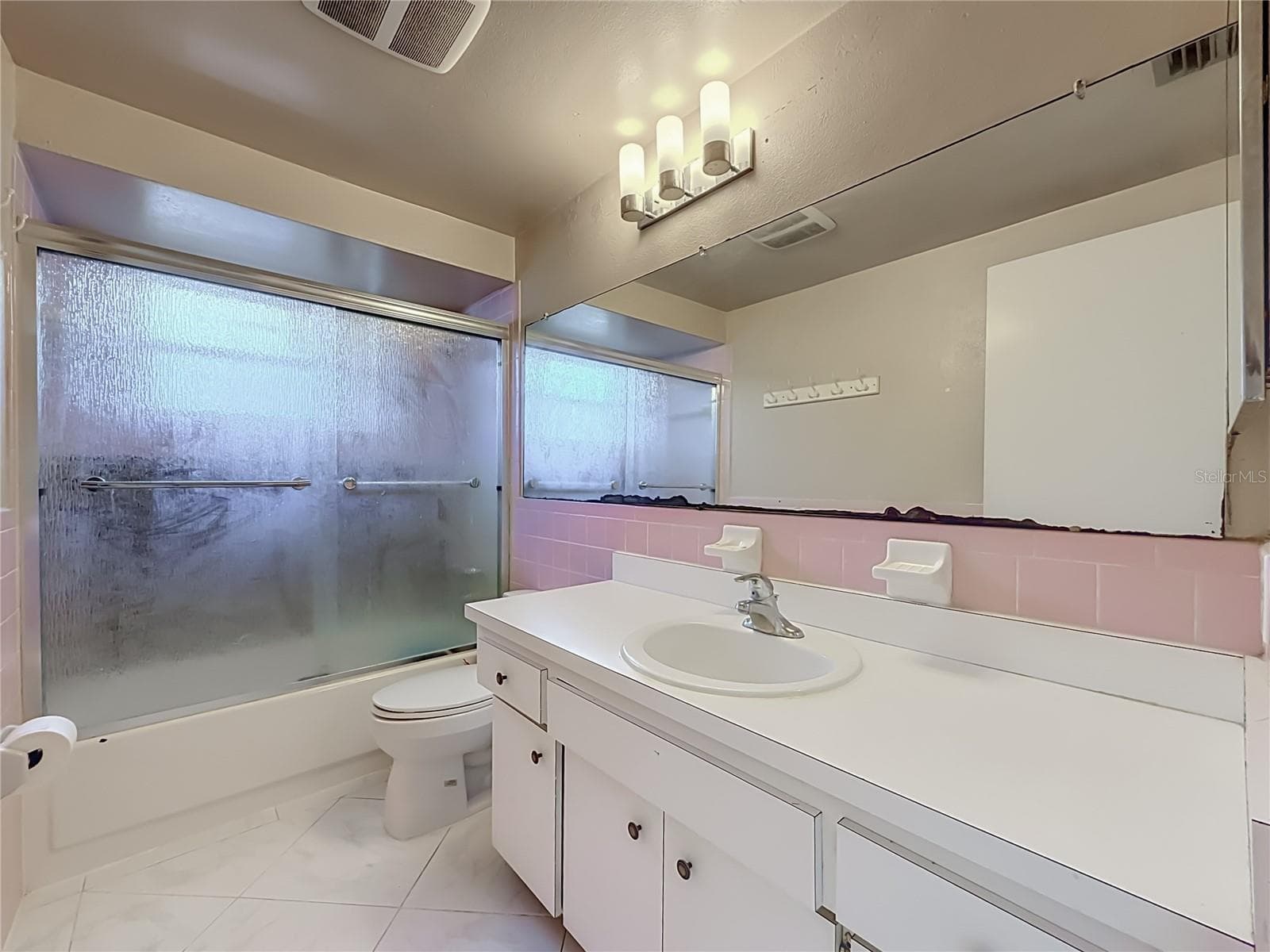 Single Family Residence at 1153 CHANCELLOR DR, HOLIDAY, photo 34 of 80