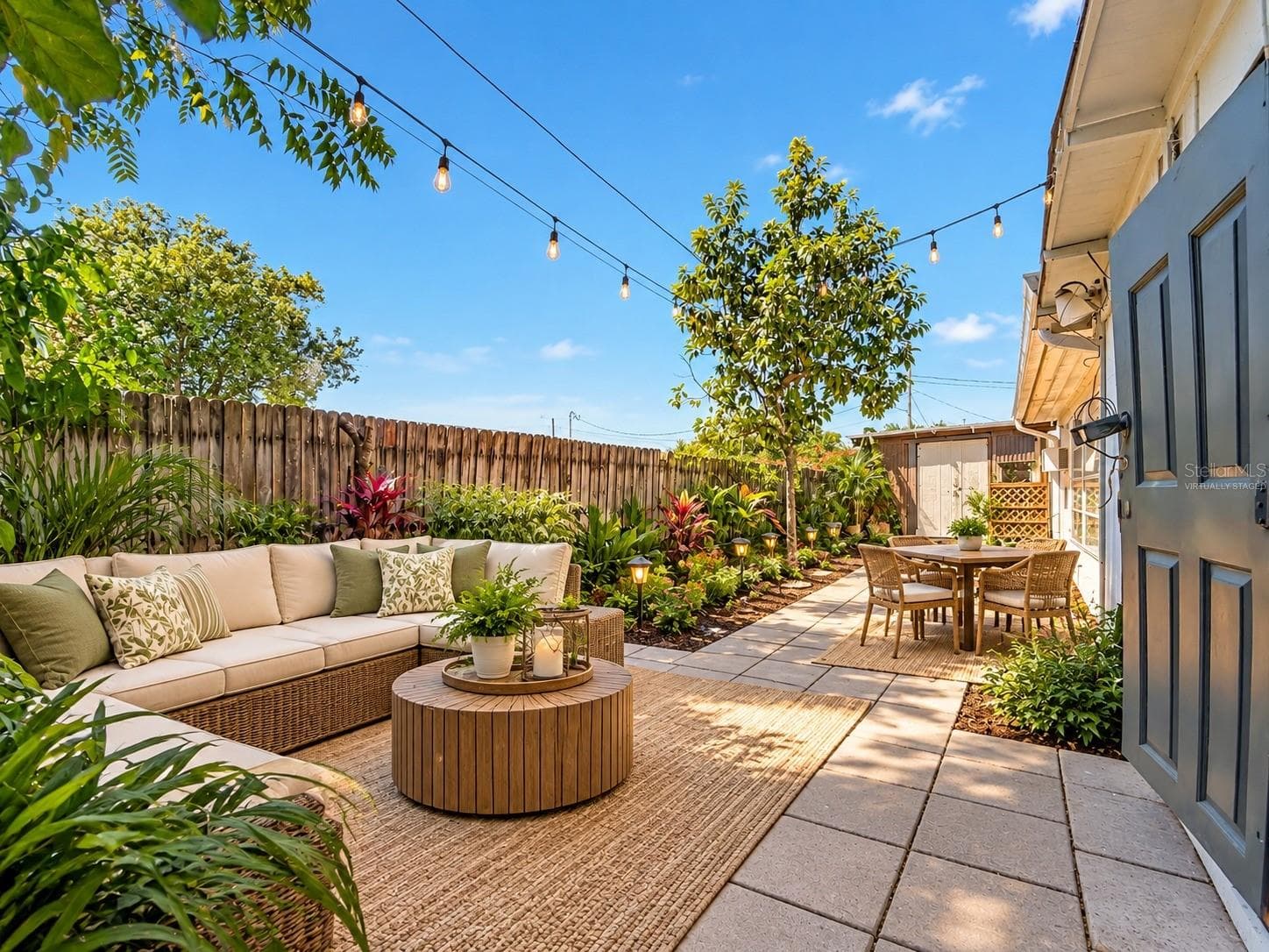 Virtually Staged - 1153 CHANCELLOR DR, HOLIDAY