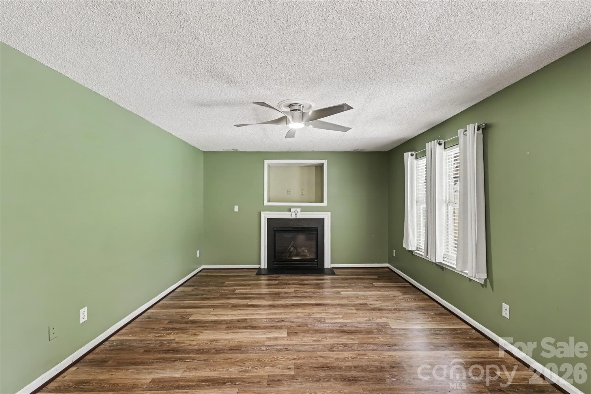 Single Family Residence at 10008 Wild Dogwood Court, Charlotte, photo 8 of 20