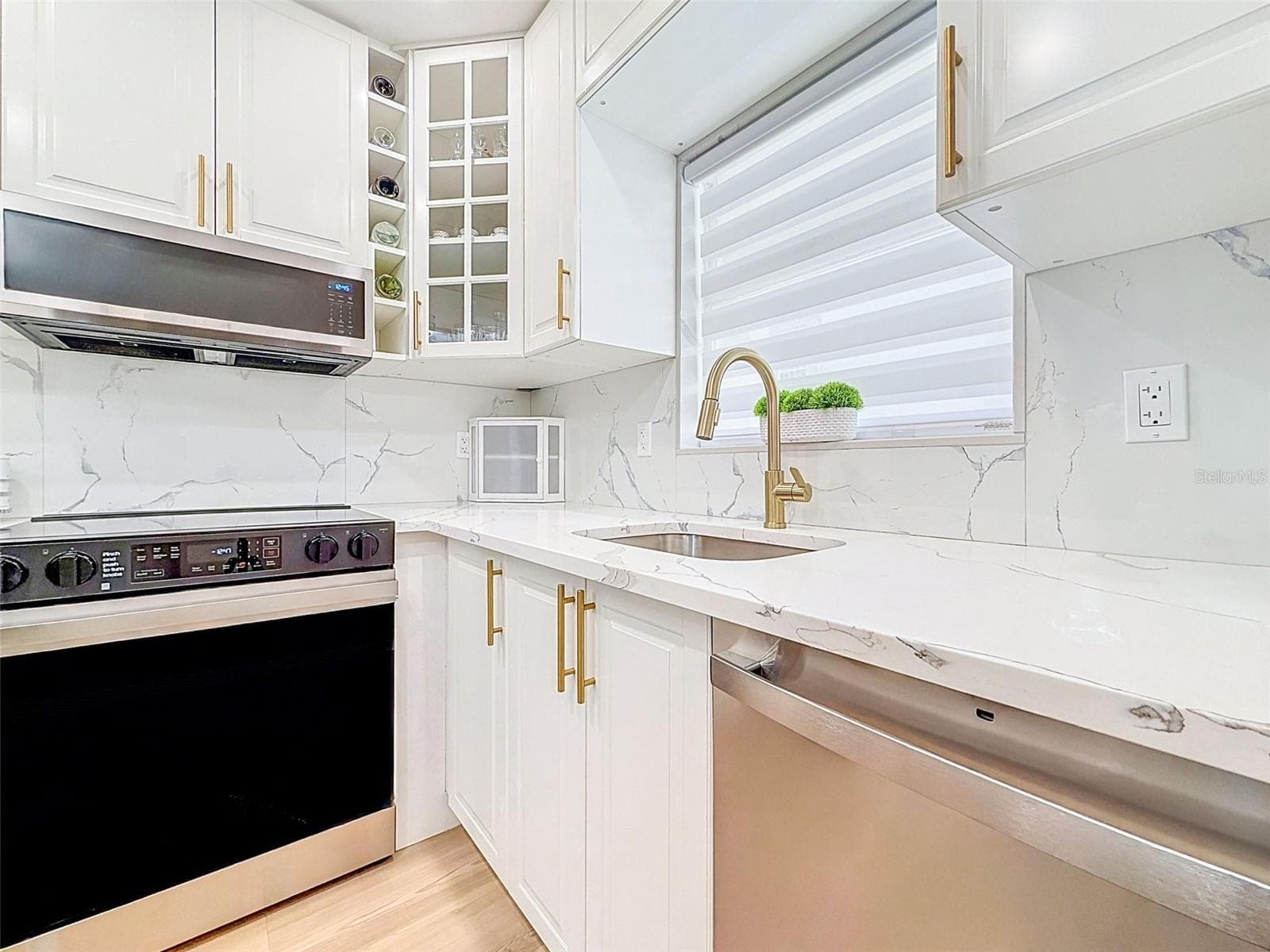 Condominium at 1520 GLEN OAKS DR E #244, SARASOTA, photo 9 of 39