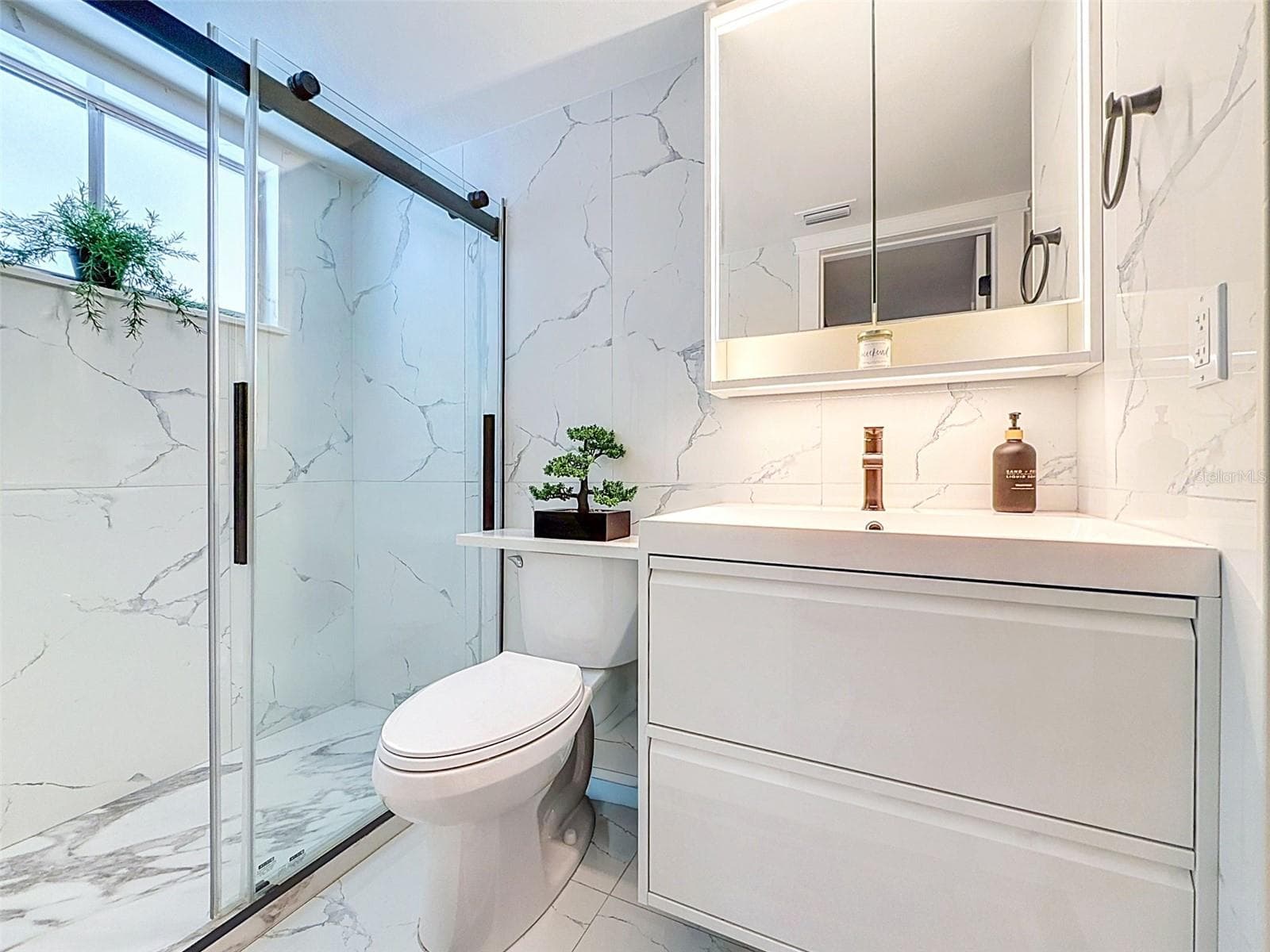 Condominium at 1520 GLEN OAKS DR E #244, SARASOTA, photo 15 of 39