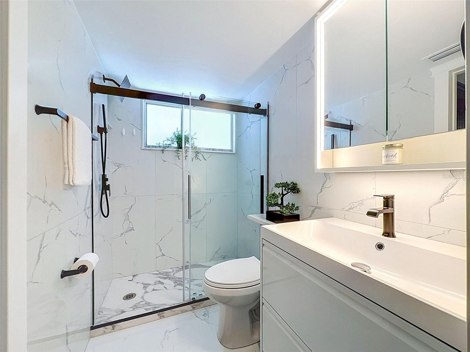 Condominium at 1520 GLEN OAKS DR E #244, SARASOTA, photo 16 of 39