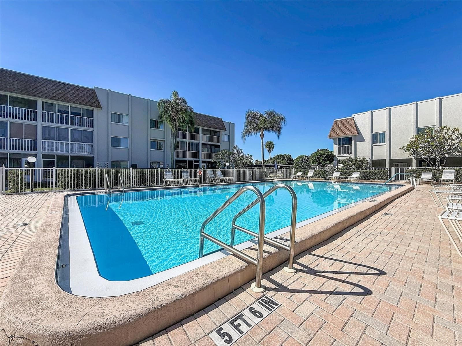 Condominium at 1520 GLEN OAKS DR E #244, SARASOTA, photo 27 of 39