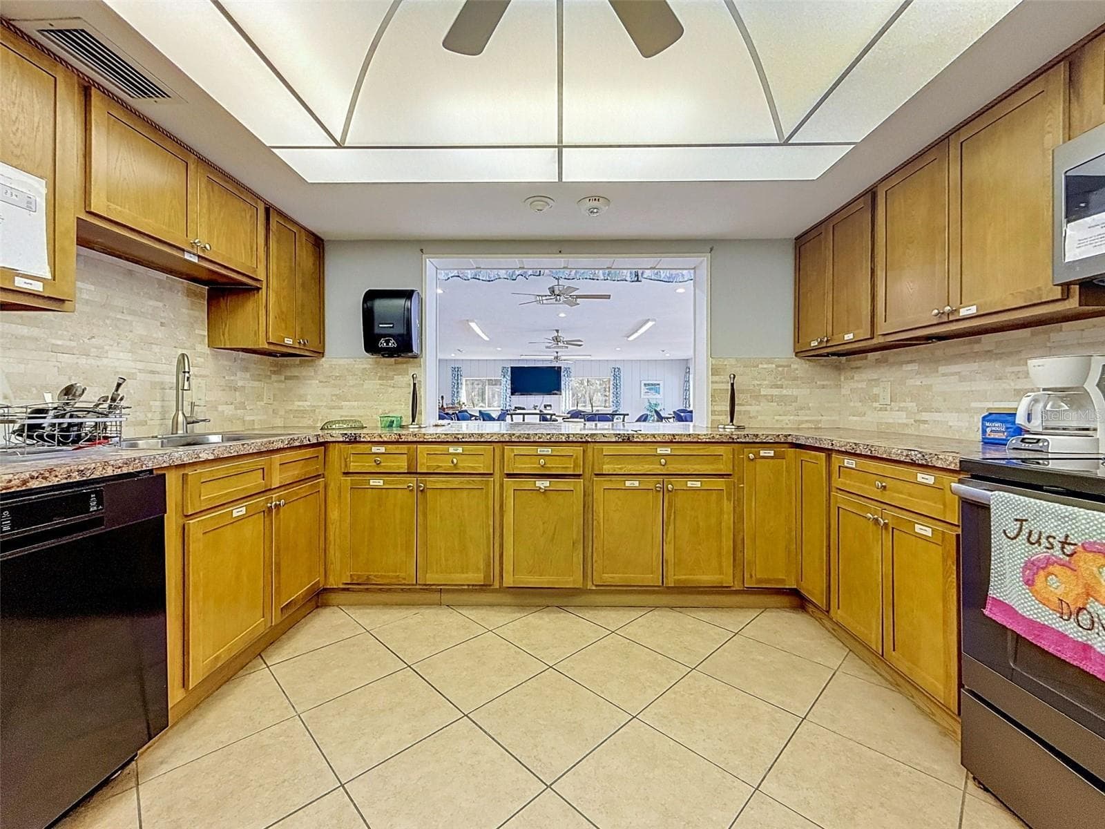 Condominium at 1520 GLEN OAKS DR E #244, SARASOTA, photo 32 of 39