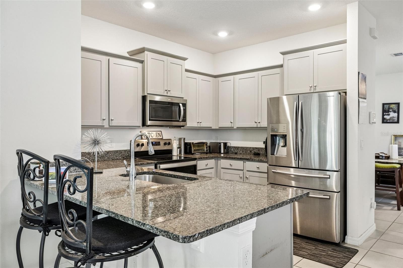 Kitchen - 5255 SUNSHINE DR, WILDWOOD