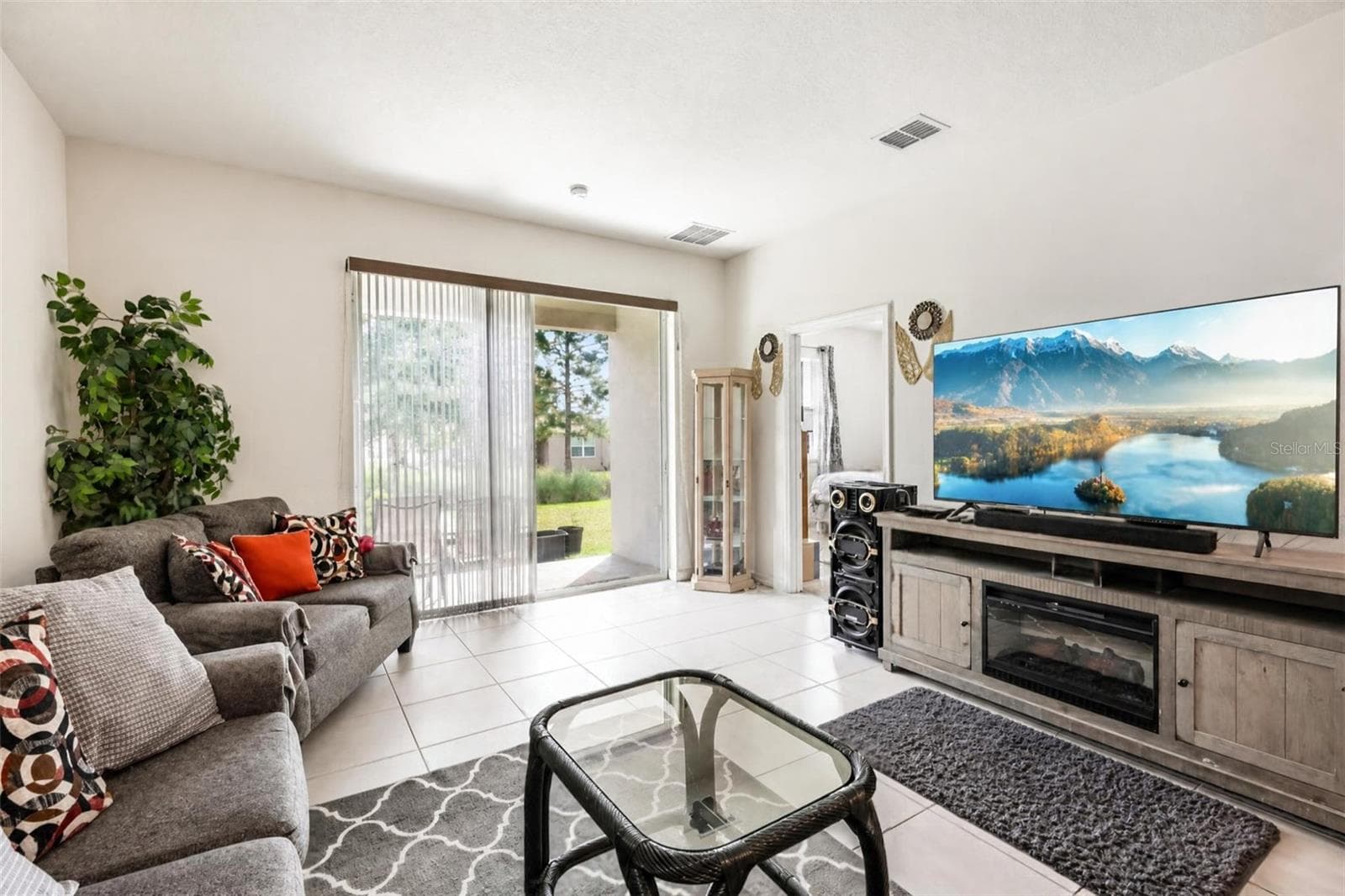 Living Room - 5255 SUNSHINE DR, WILDWOOD