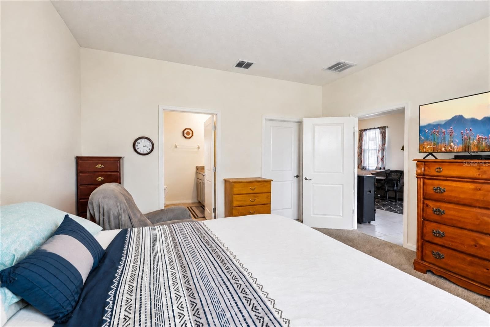 Primary Bedroom - 5255 SUNSHINE DR, WILDWOOD