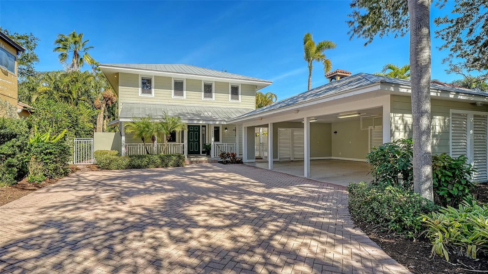 Single Family Residence at 1695 HYDE PARK ST, SARASOTA, photo 2 of 84