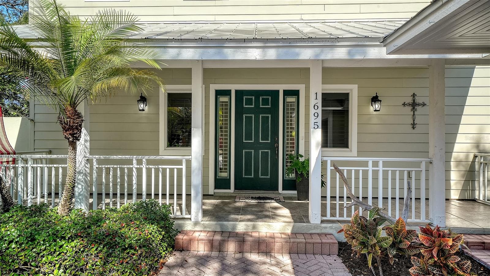 Single Family Residence at 1695 HYDE PARK ST, SARASOTA, photo 4 of 84