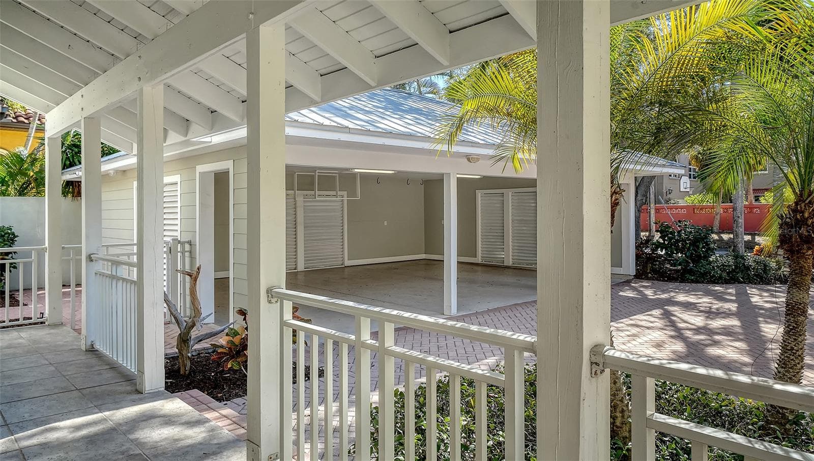 Single Family Residence at 1695 HYDE PARK ST, SARASOTA, photo 5 of 84