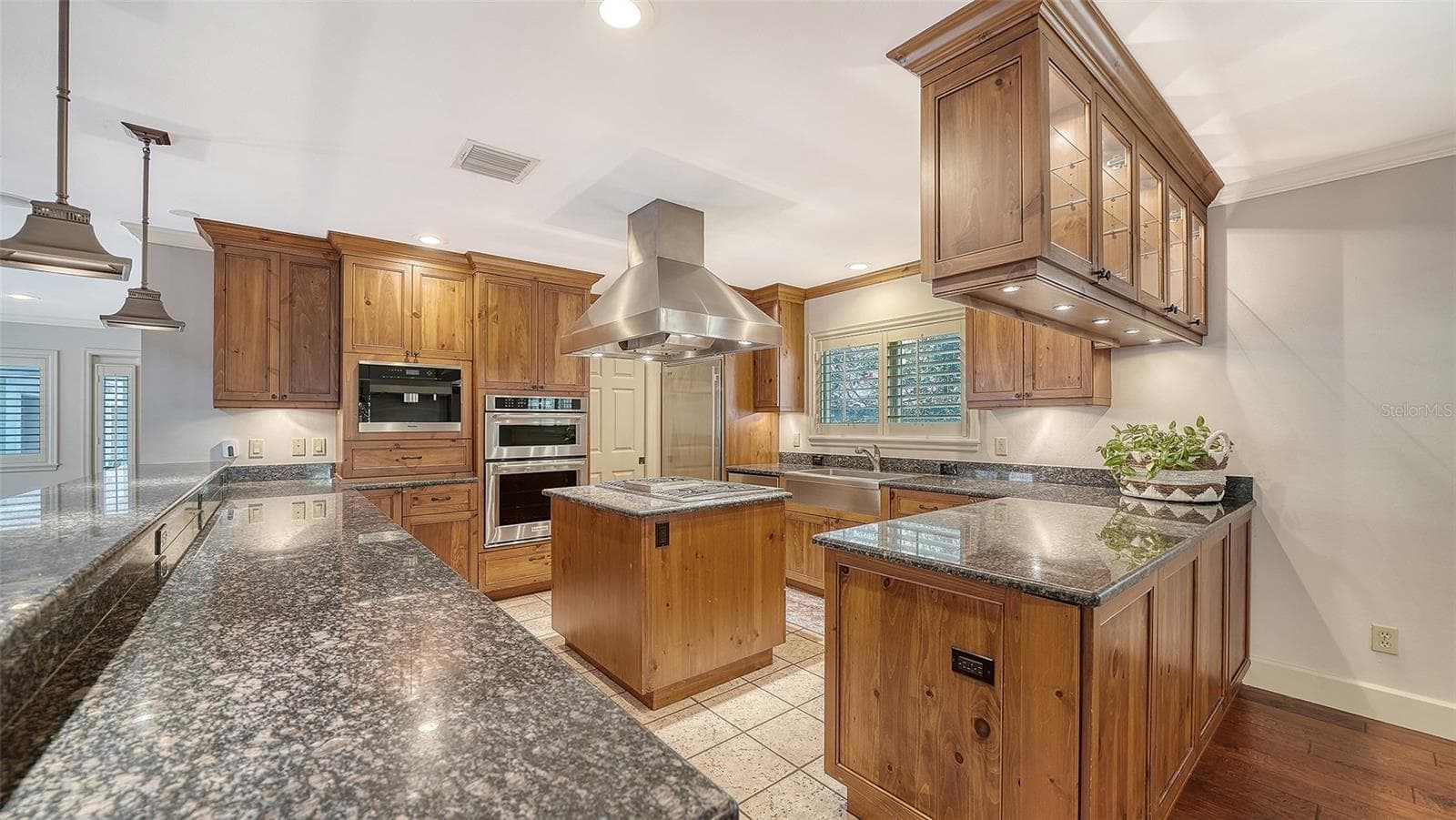 Single Family Residence at 1695 HYDE PARK ST, SARASOTA, photo 18 of 84