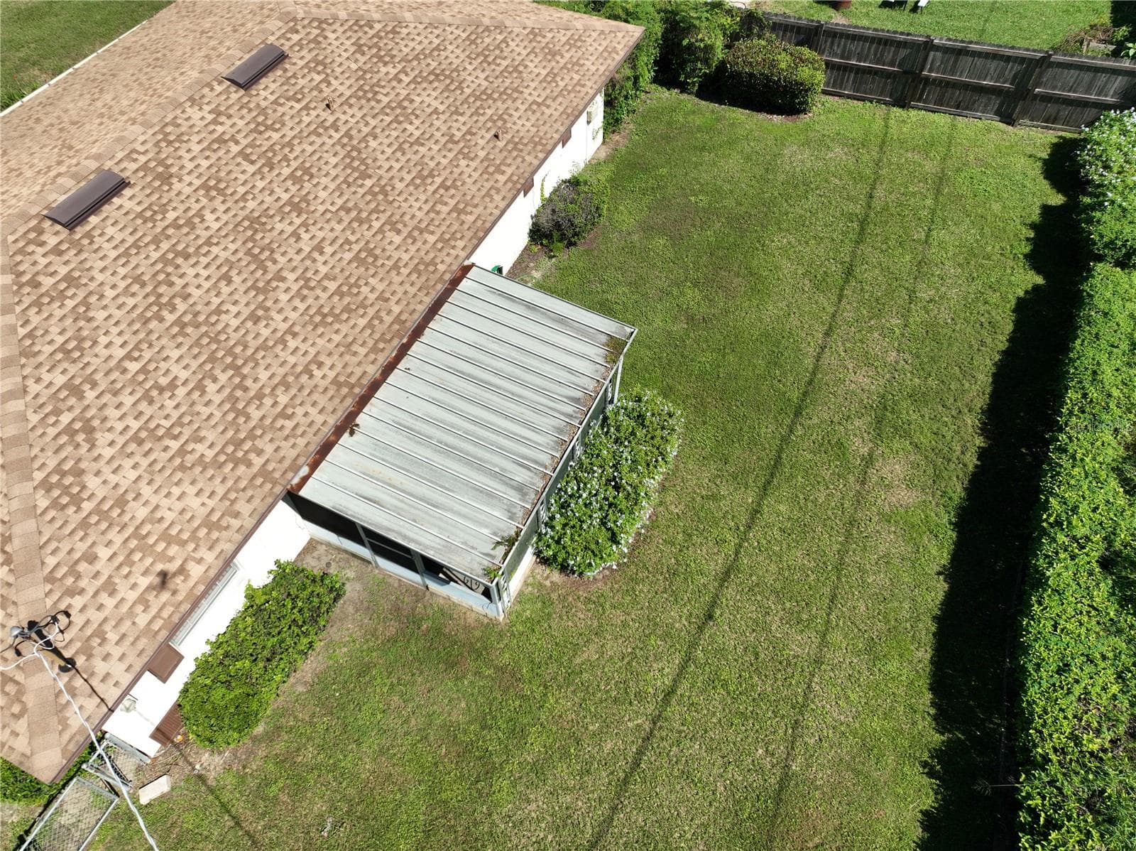 Aerial view of back yard - 125 WHITTIER LN, WINTER HAVEN