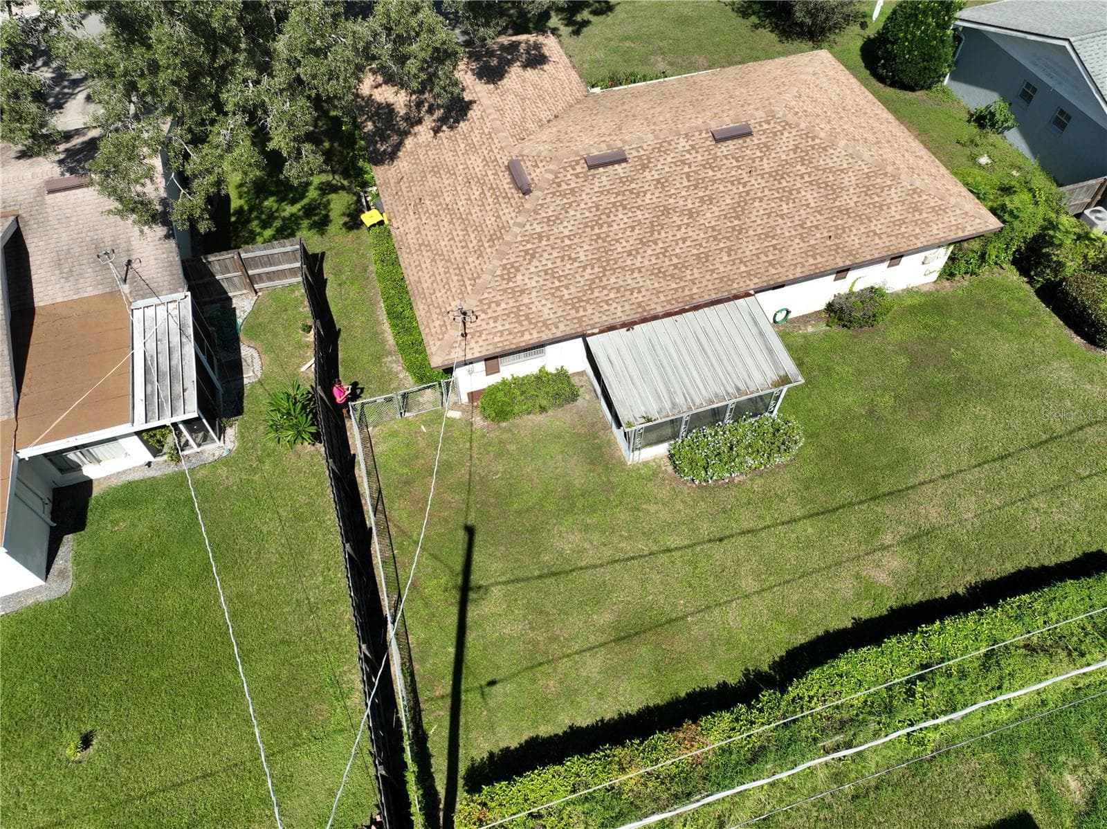 Aerial view of back yard - 125 WHITTIER LN, WINTER HAVEN