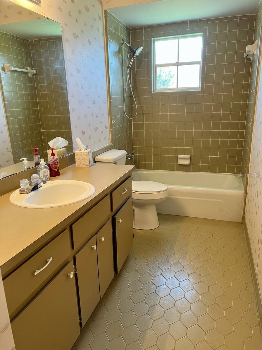 Single Family Residence at 125 WHITTIER LN, WINTER HAVEN, photo 22 of 33