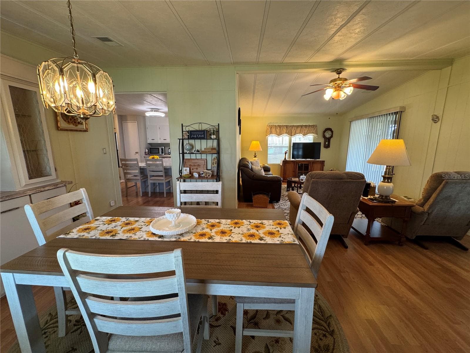 Manufactured Home at 6733 KENSINGTON DR NE, WINTER HAVEN, photo 12 of 71