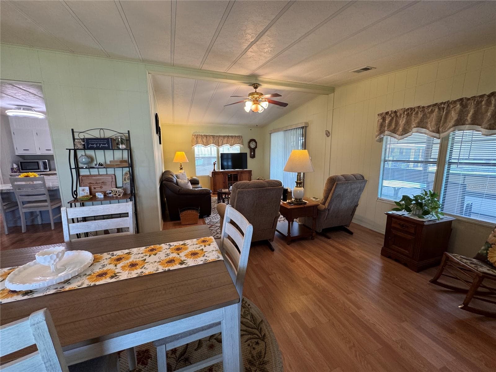 Manufactured Home at 6733 KENSINGTON DR NE, WINTER HAVEN, photo 13 of 71
