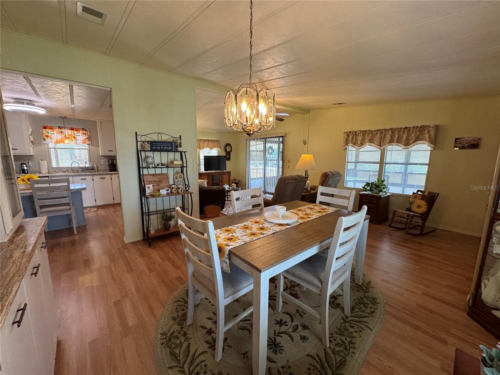 Manufactured Home at 6733 KENSINGTON DR NE, WINTER HAVEN, photo 14 of 71