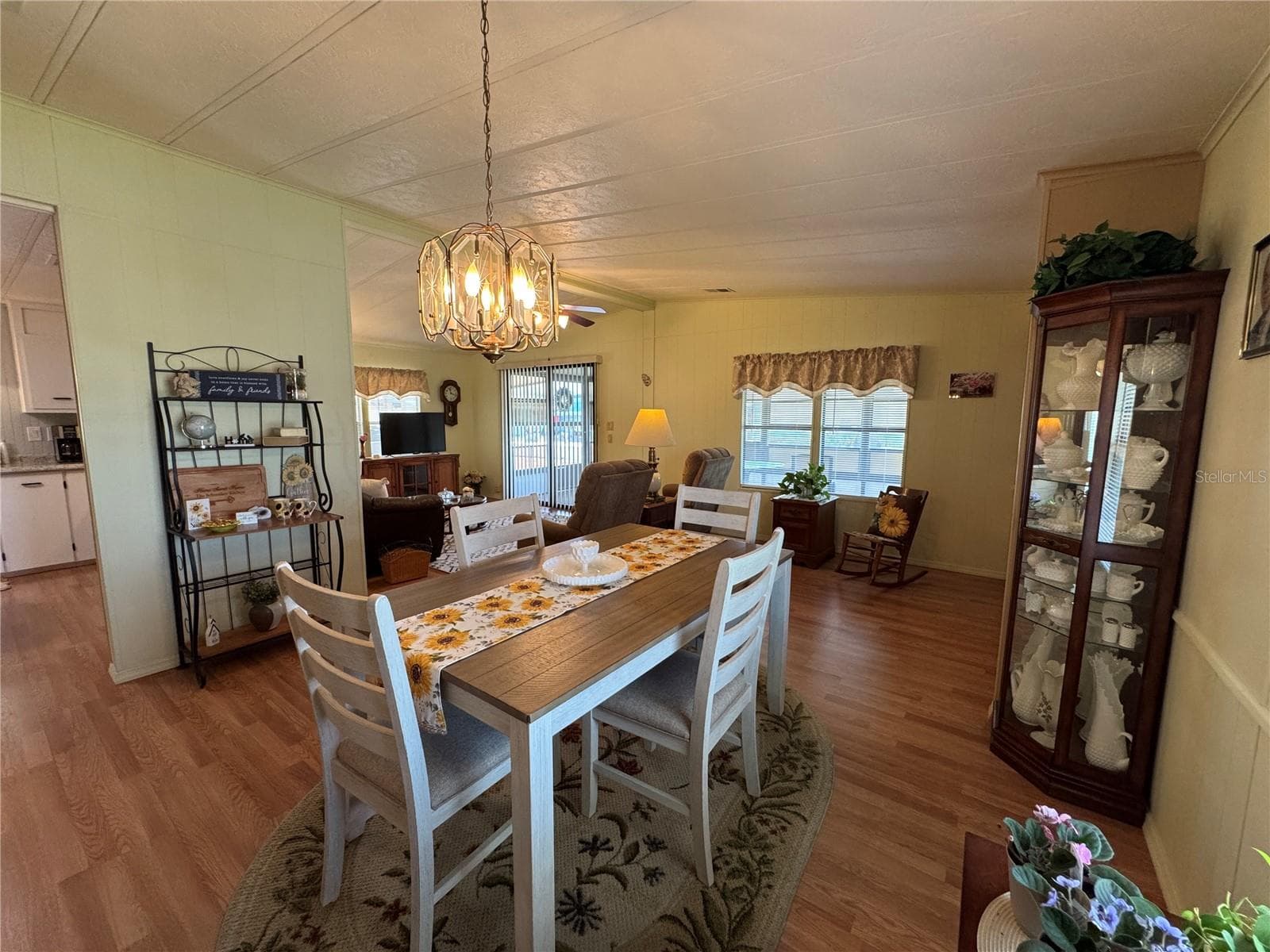 Manufactured Home at 6733 KENSINGTON DR NE, WINTER HAVEN, photo 15 of 71