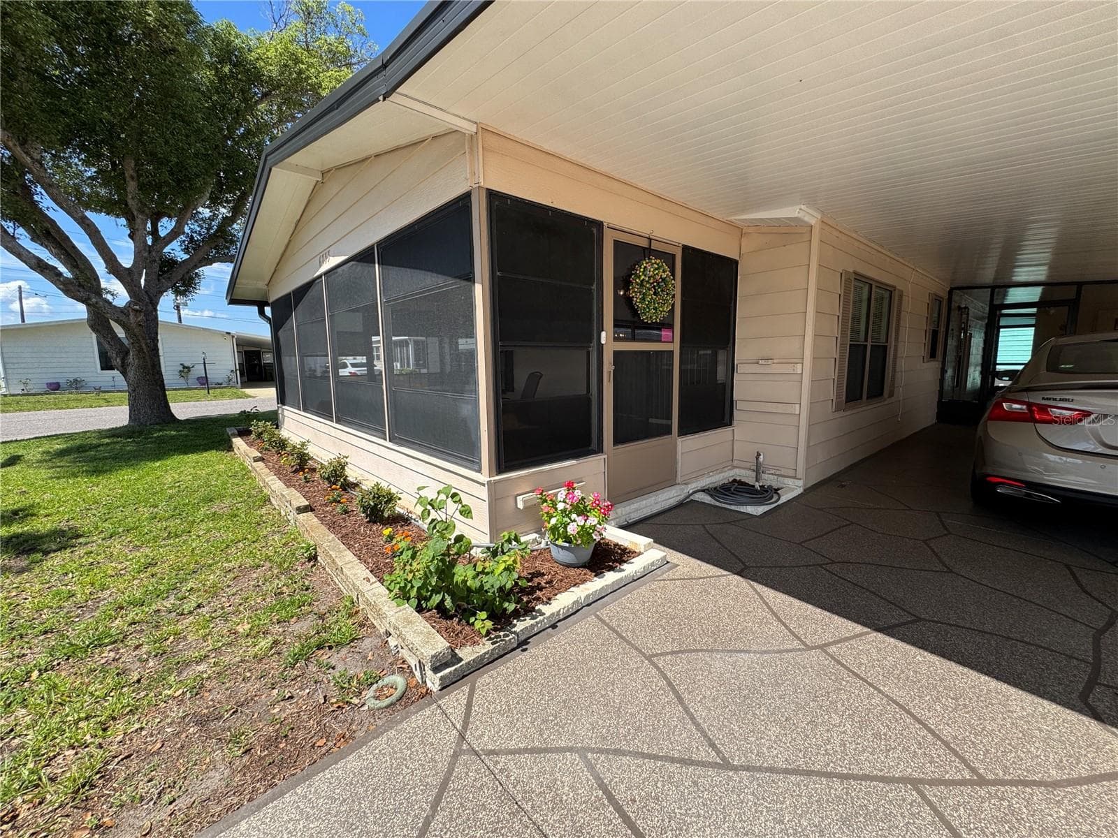 Manufactured Home at 6733 KENSINGTON DR NE, WINTER HAVEN, photo 49 of 71