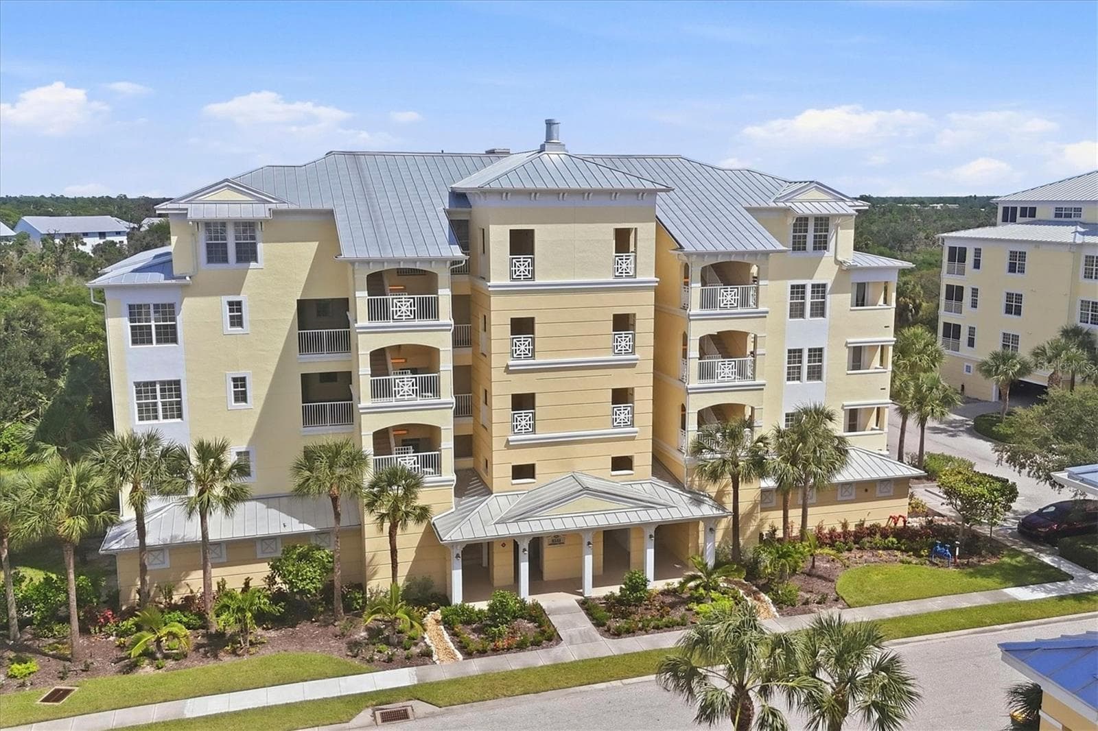 8541 AMBERJACK CIR #104