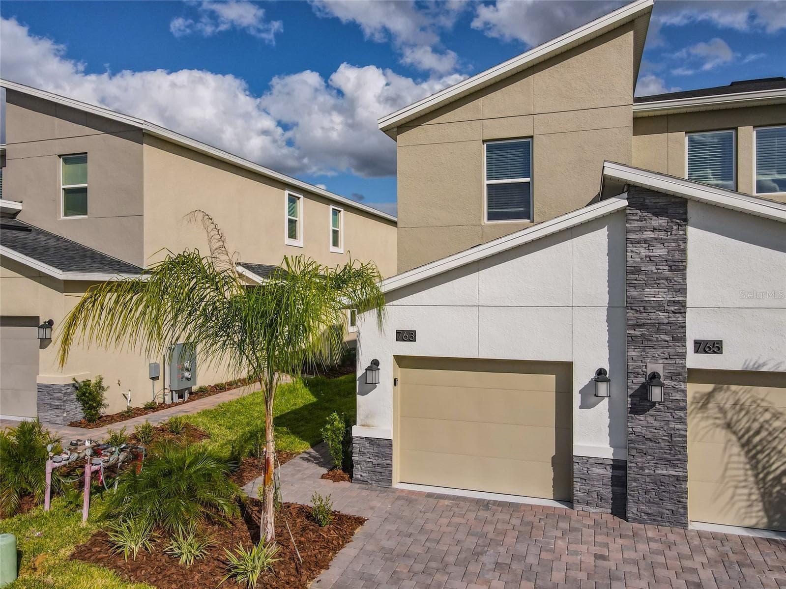 763 OCEAN COURSE AVE.