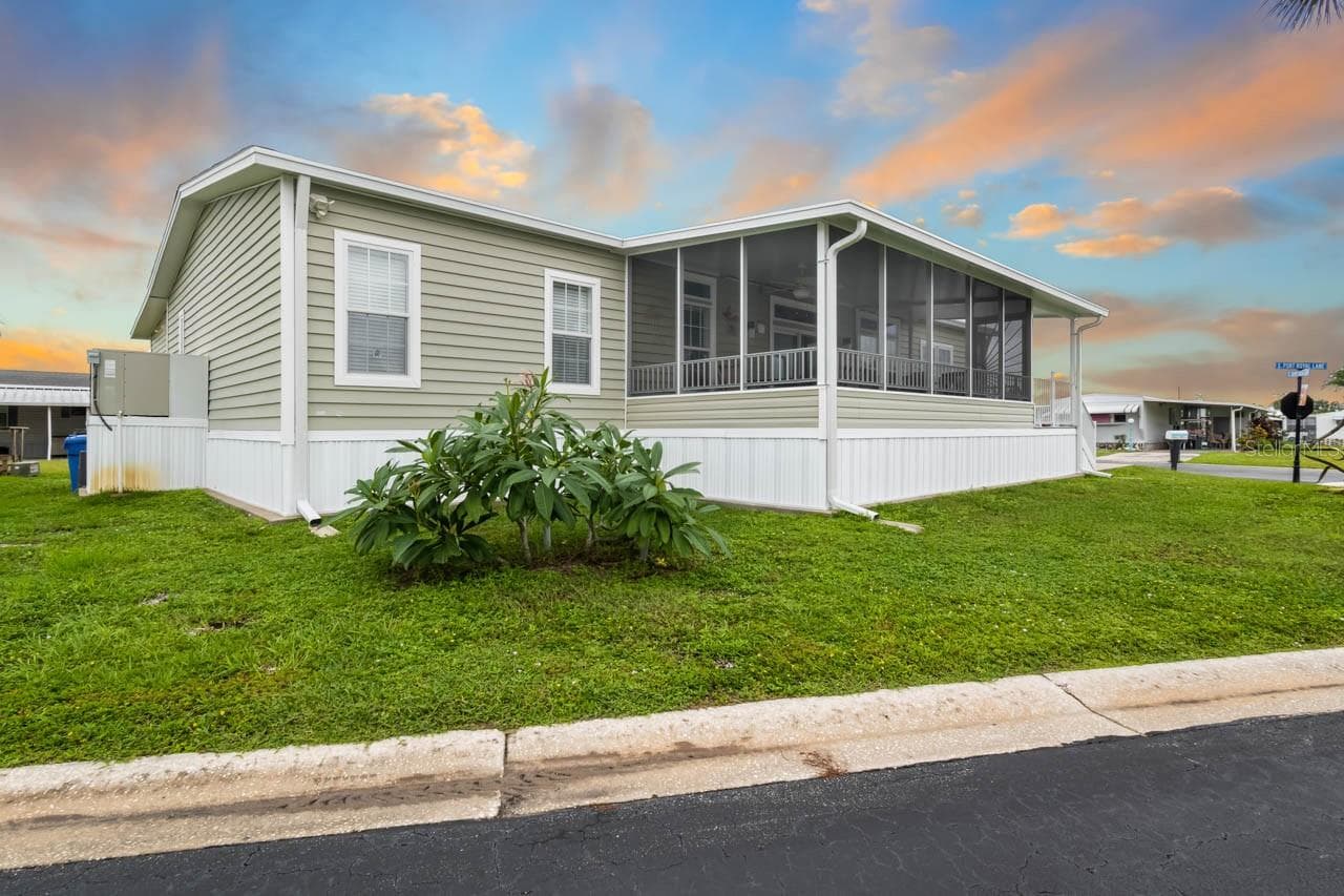 Manufactured Home at 102 E SAINT LUCIA LOOP, APOLLO BEACH, photo 3 of 49