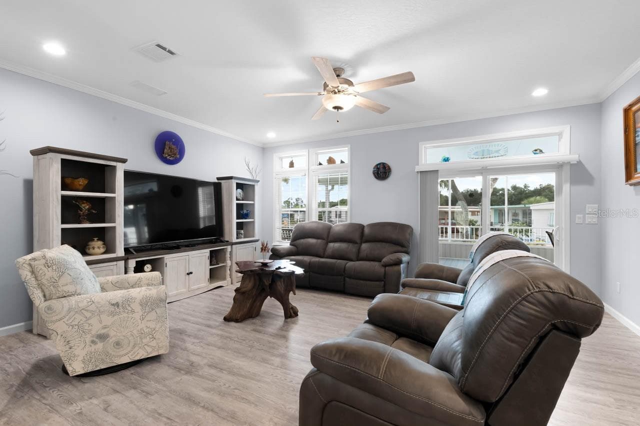 Manufactured Home at 102 E SAINT LUCIA LOOP, APOLLO BEACH, photo 4 of 49