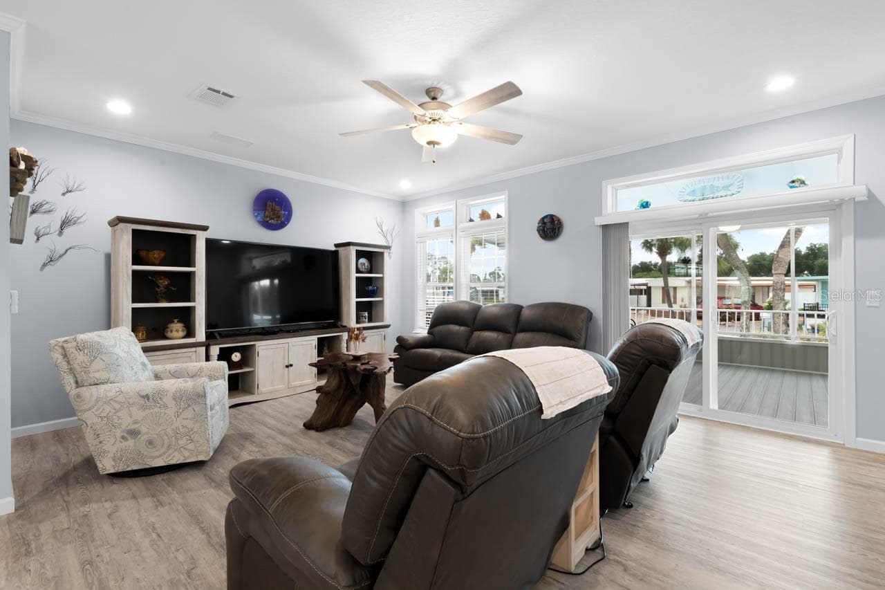 Manufactured Home at 102 E SAINT LUCIA LOOP, APOLLO BEACH, photo 5 of 49