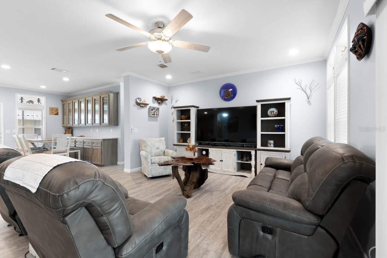 Manufactured Home at 102 E SAINT LUCIA LOOP, APOLLO BEACH, photo 6 of 49