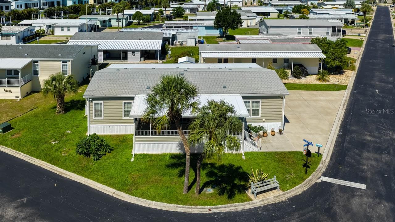 Manufactured Home at 102 E SAINT LUCIA LOOP, APOLLO BEACH, photo 36 of 49