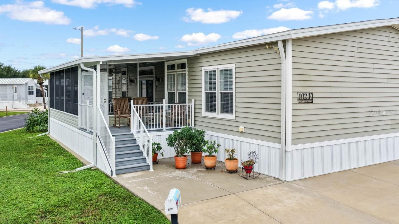 Manufactured Home at 102 E SAINT LUCIA LOOP, APOLLO BEACH, photo 37 of 49