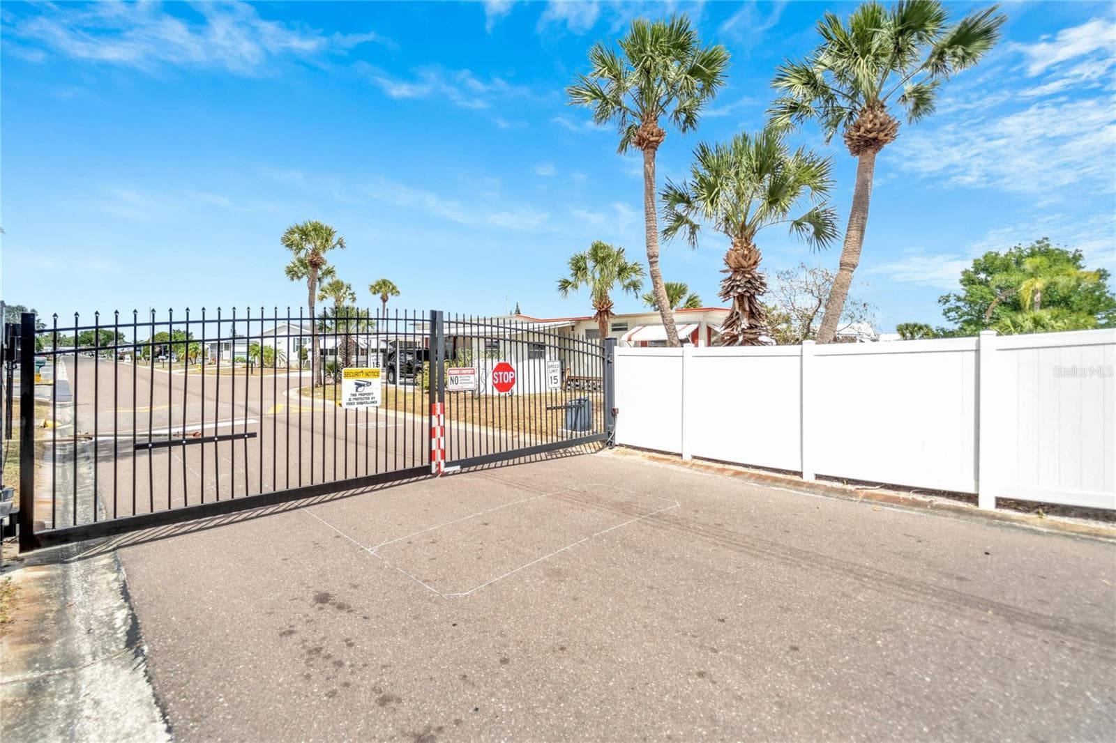 Manufactured Home at 102 E SAINT LUCIA LOOP, APOLLO BEACH, photo 41 of 49