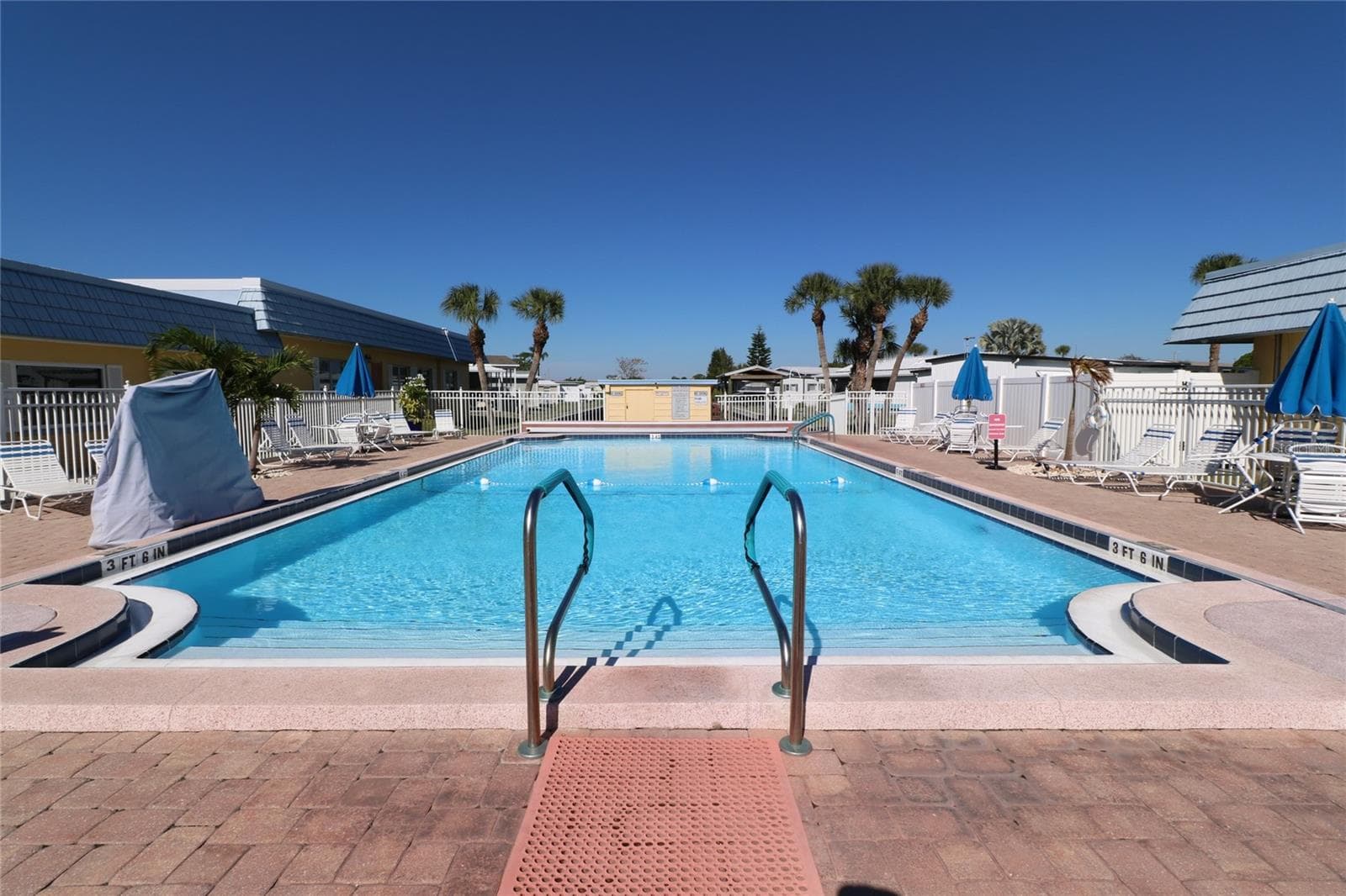 Manufactured Home at 102 E SAINT LUCIA LOOP, APOLLO BEACH, photo 44 of 49