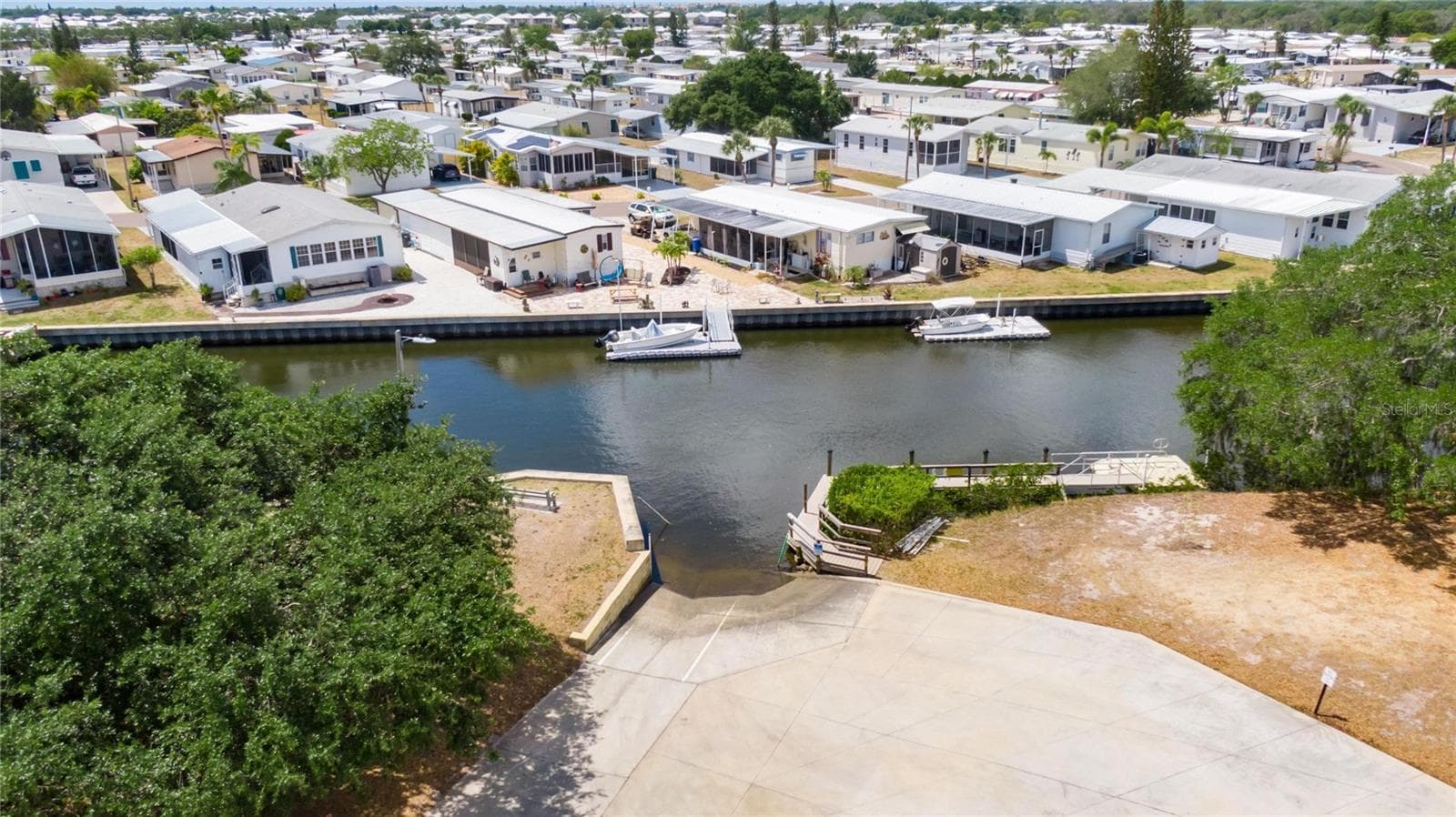 Manufactured Home at 102 E SAINT LUCIA LOOP, APOLLO BEACH, photo 45 of 49