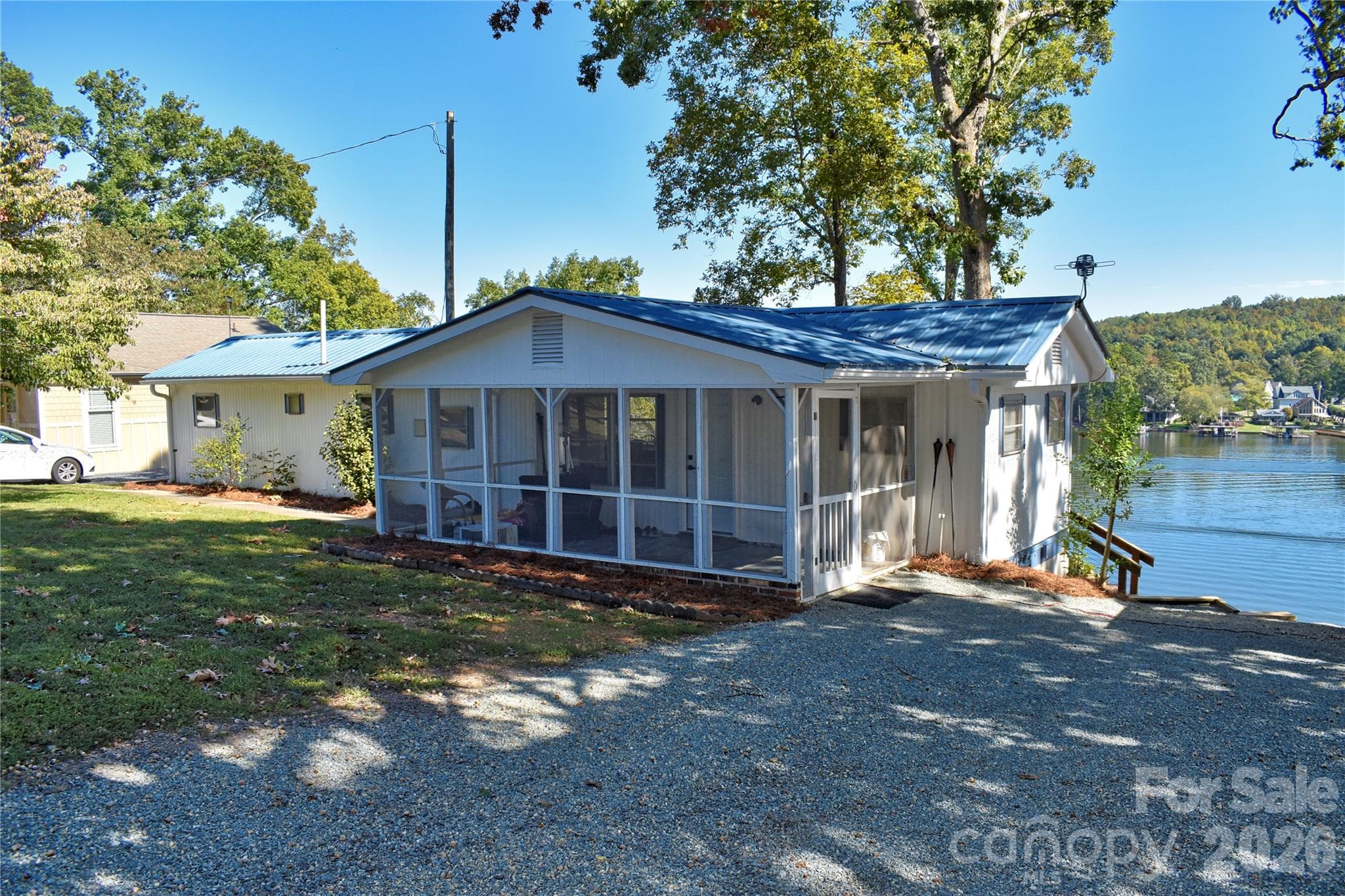 1026 Pinehaven Drive