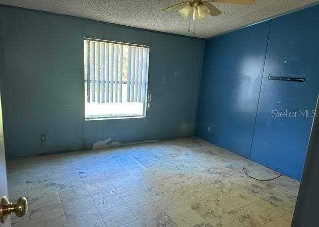 Manufactured Home at 3340 BACKWOODS DR, LAKELAND, photo 7 of 10