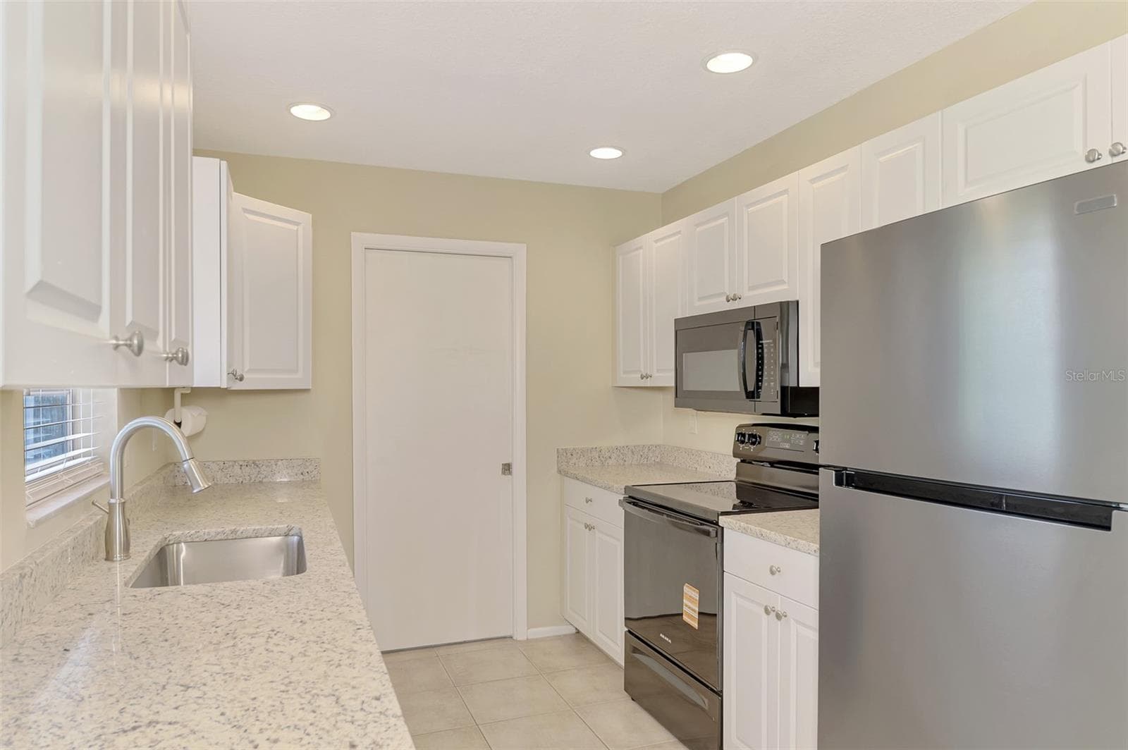 New appliances - 1331 TUDOR RD, ENGLEWOOD