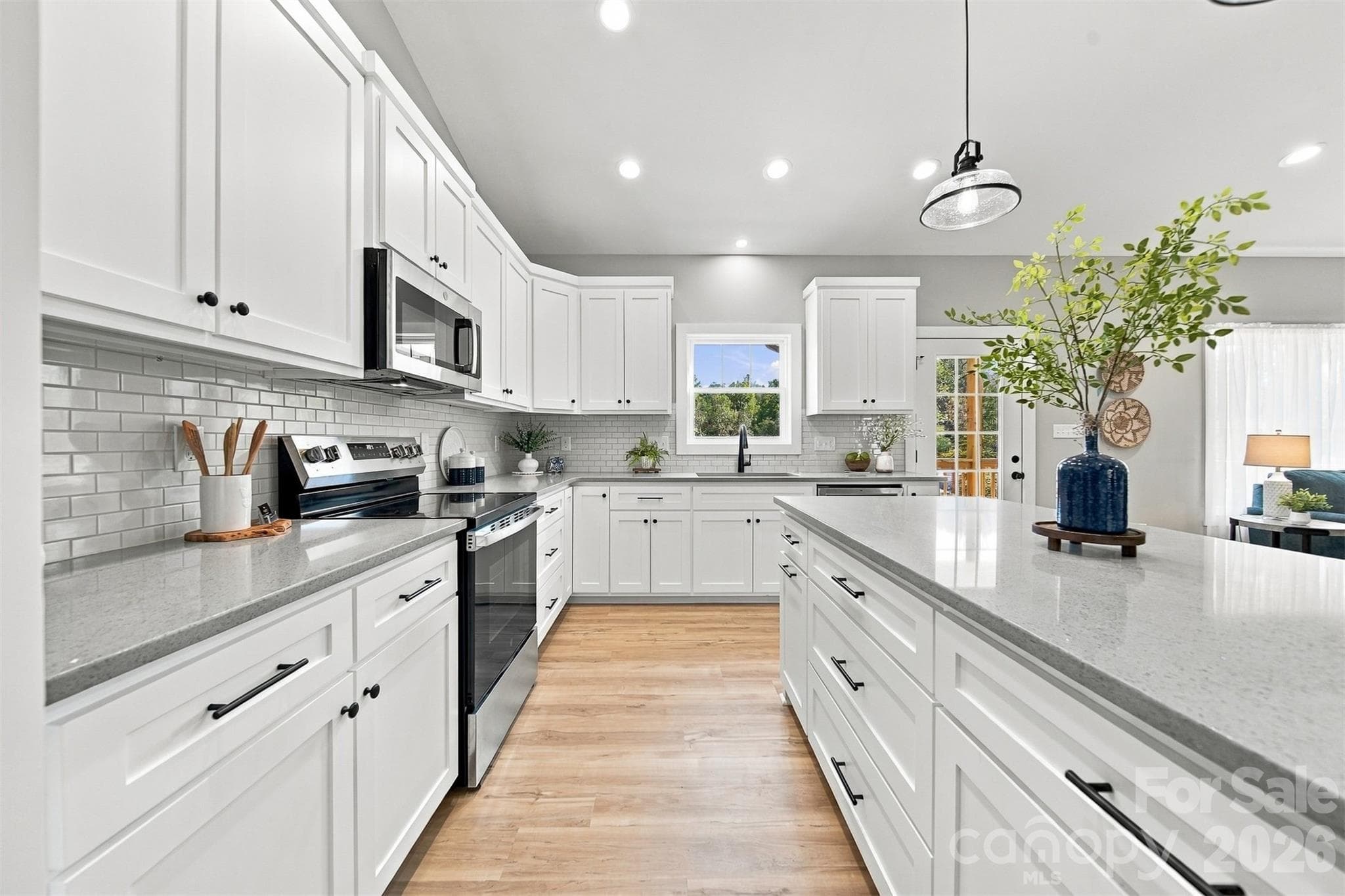 Single Family Residence at 2151 Piper Ridge Drive, Lenoir, photo 6 of 42