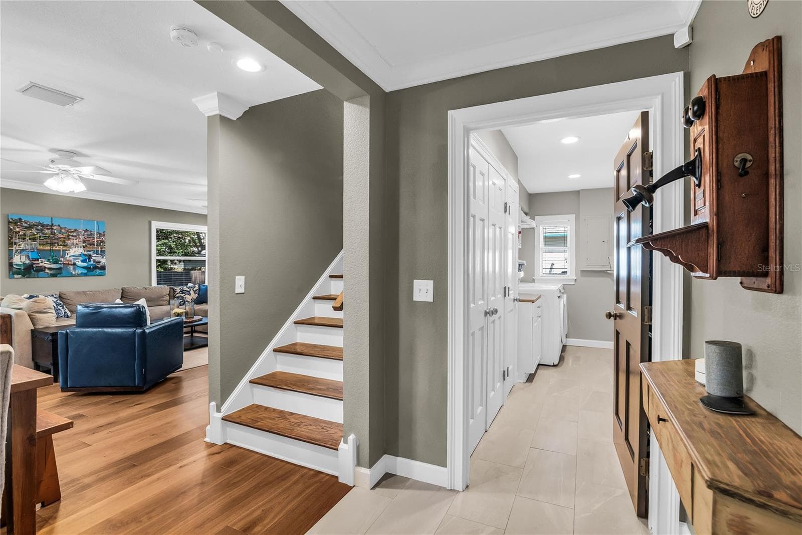LET'S HAVE A LOOK UPSTAIRS! - 533 BRYN MAWR ST, ORLANDO