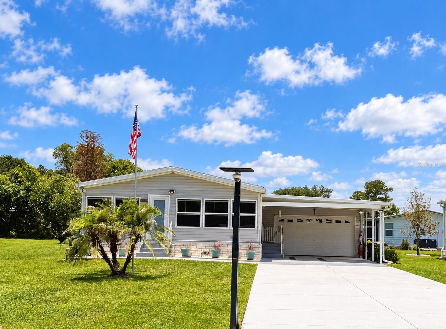 Manufactured Home at 165 SAGO PALM DR, LEESBURG, photo 2 of 63