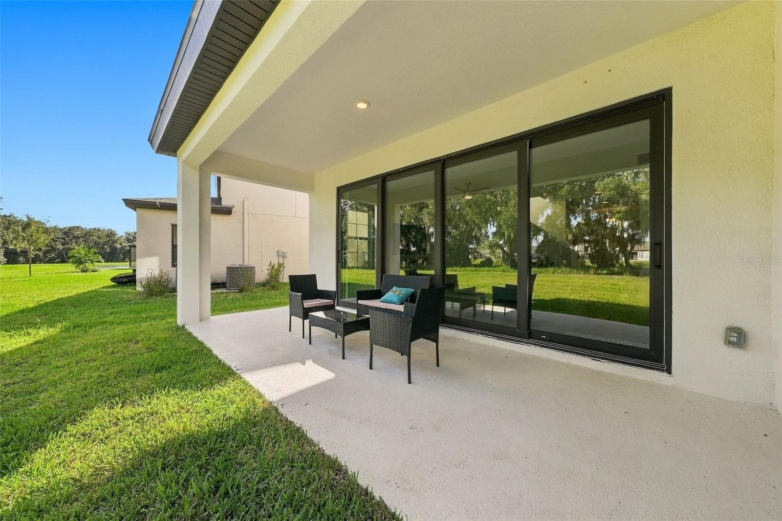 Single Family Residence at 14733 GALLOP RUN DR, LITHIA, photo 20 of 23