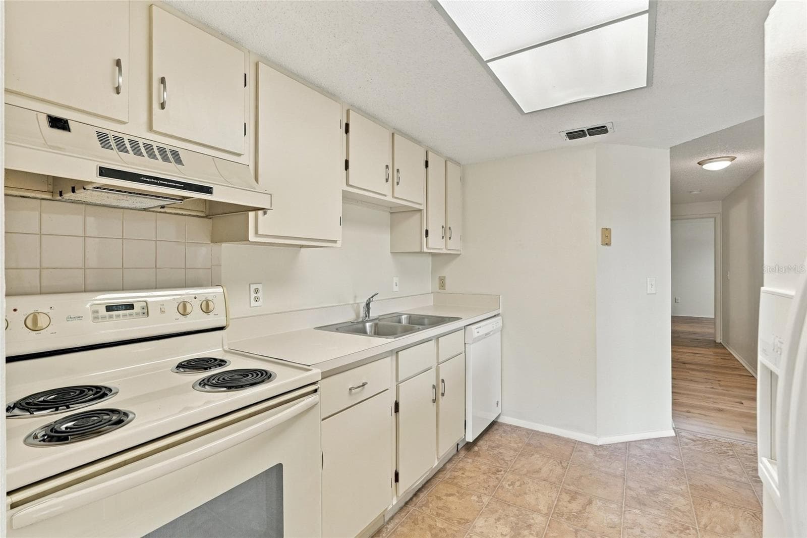 Condominium at 4022 BEAVER LN #1000H, PORT CHARLOTTE, photo 9 of 21