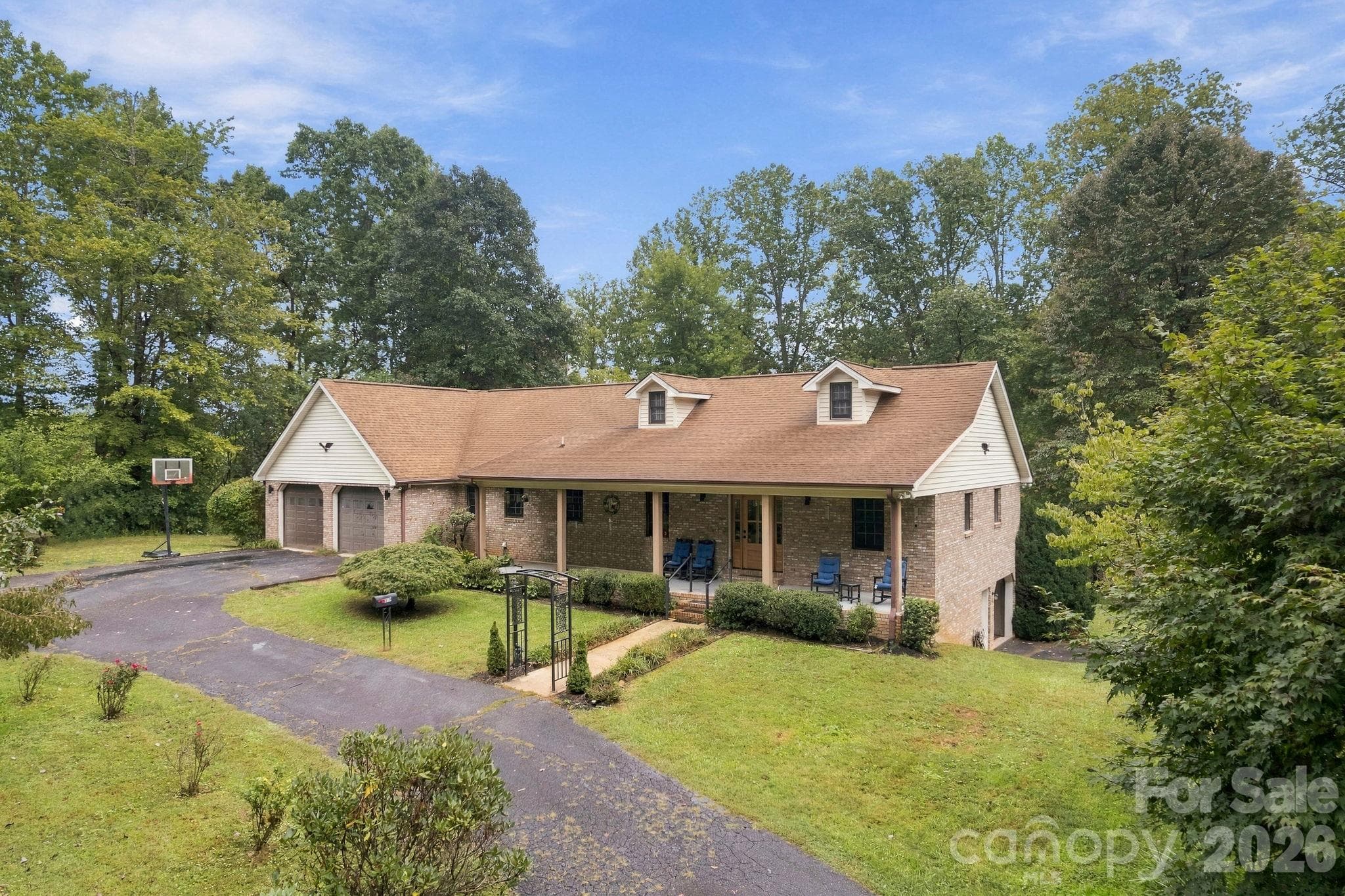 Single Family Residence at 1079 Dupont Road, Hendersonville, photo 39 of 44
