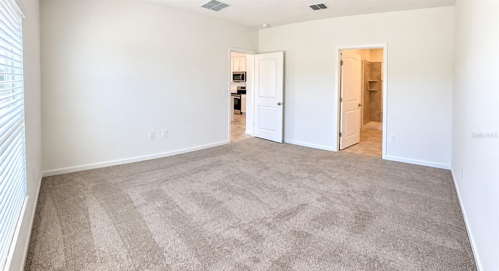 Single Family Residence at 5010 WORCHESTER DR, KISSIMMEE, photo 6 of 17
