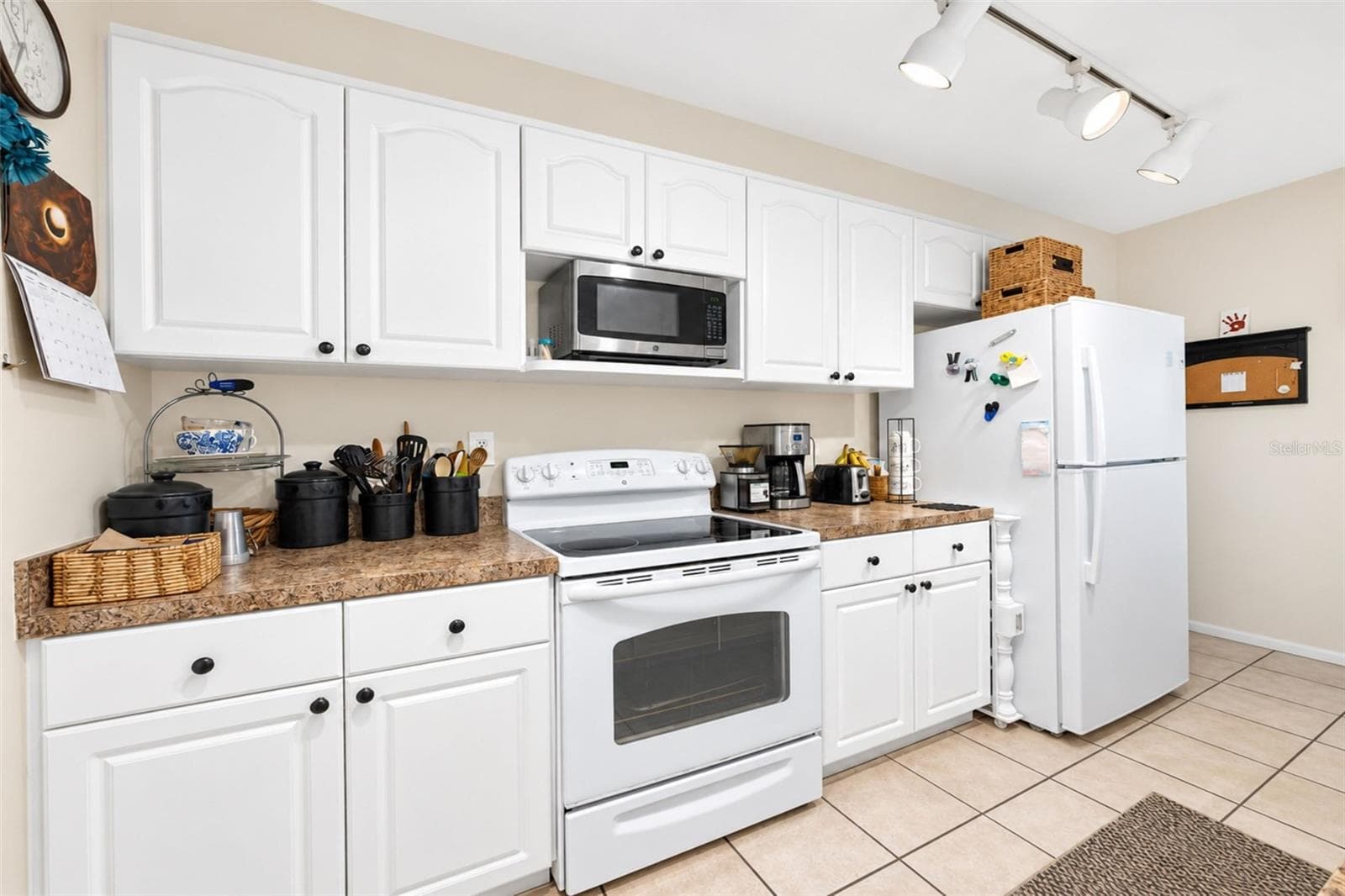 Single Family Residence at 2247 RIO DE JANEIRO AVE, PUNTA GORDA, photo 27 of 80
