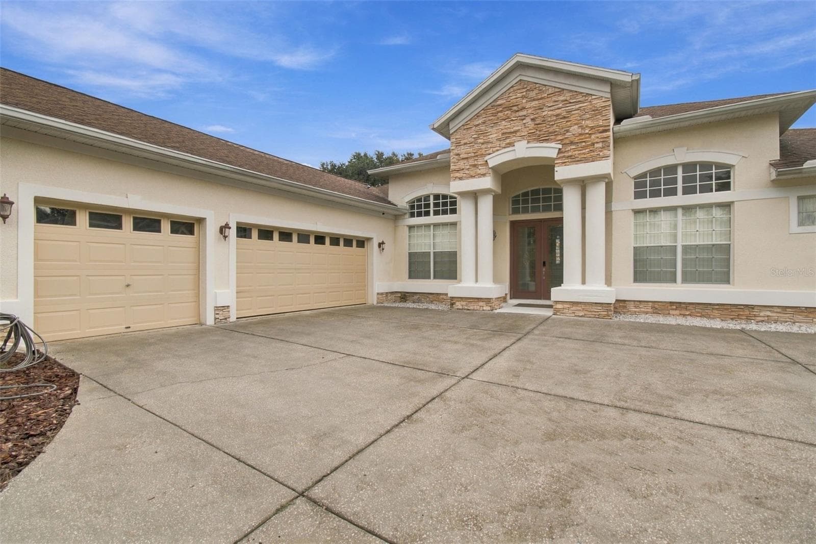 Single Family Residence at 1519 BRILLIANT CUT WAY, VALRICO, photo 2 of 73
